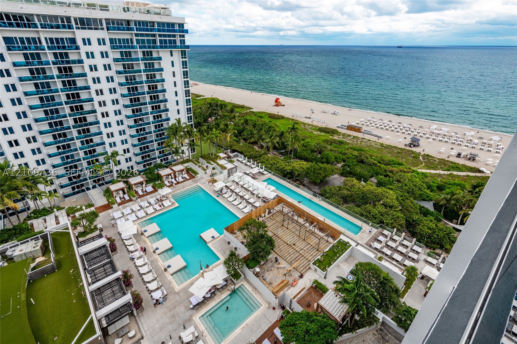 2301 Collins Ave Unit 1615 — photo