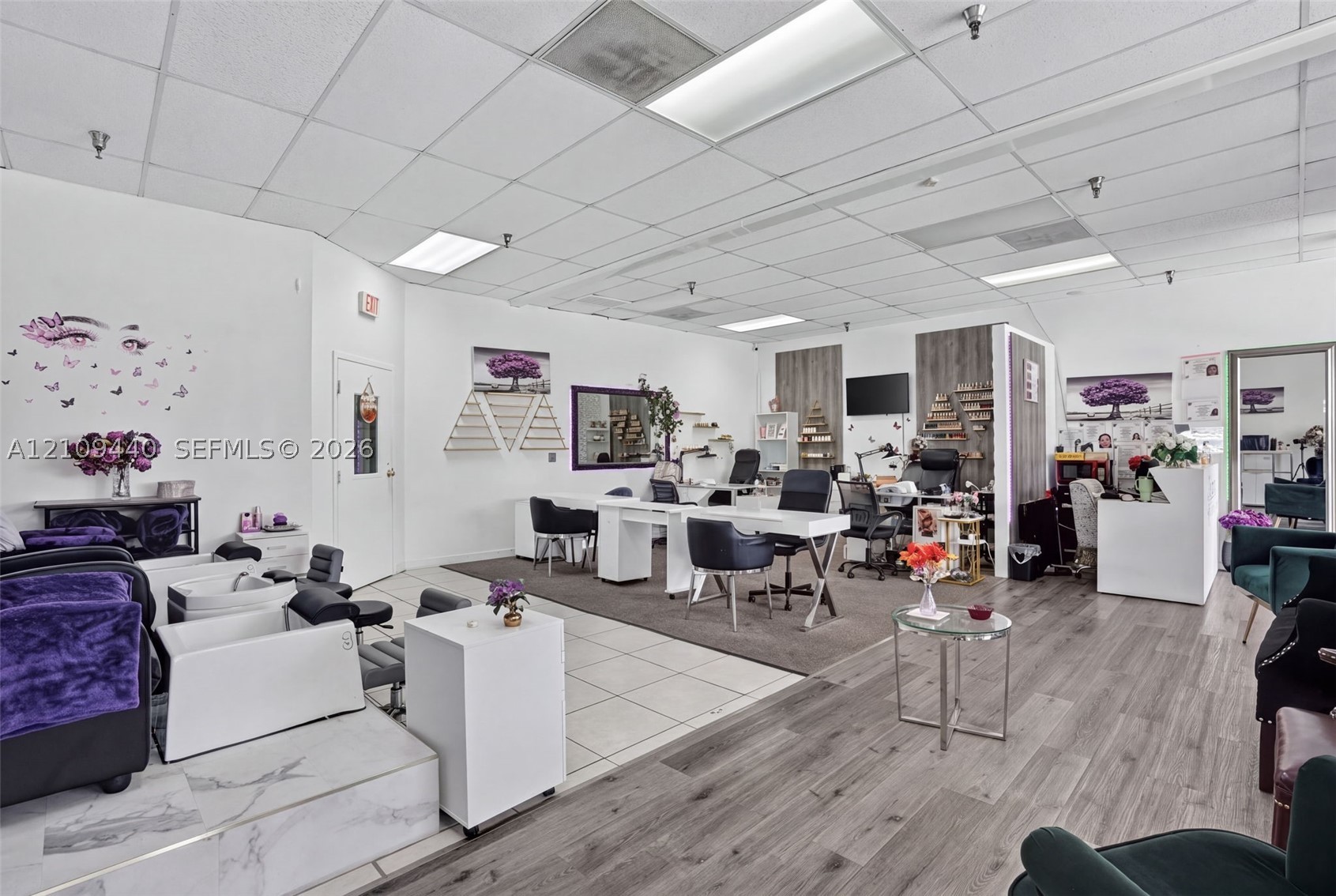 Beauty Salon & Spa for Sale in Hallandale Beach — photo