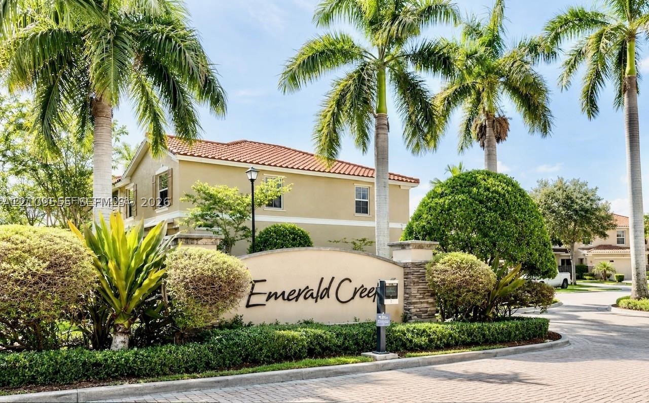 12444 Emerald Creek Ct — photo