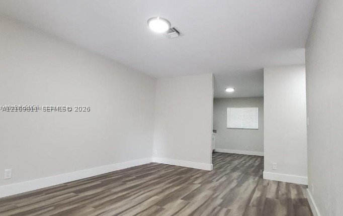 450 SW 2nd St Unit 8 — photo