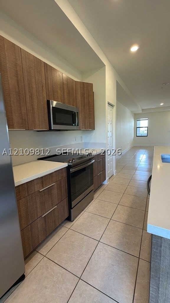 8025 NW 104th Ave Unit 33 — photo