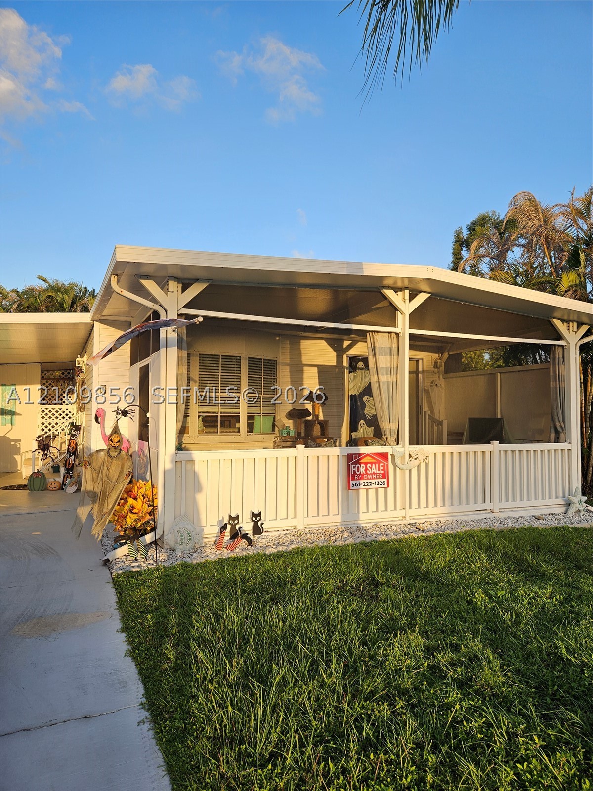 8 La Mesa — photo