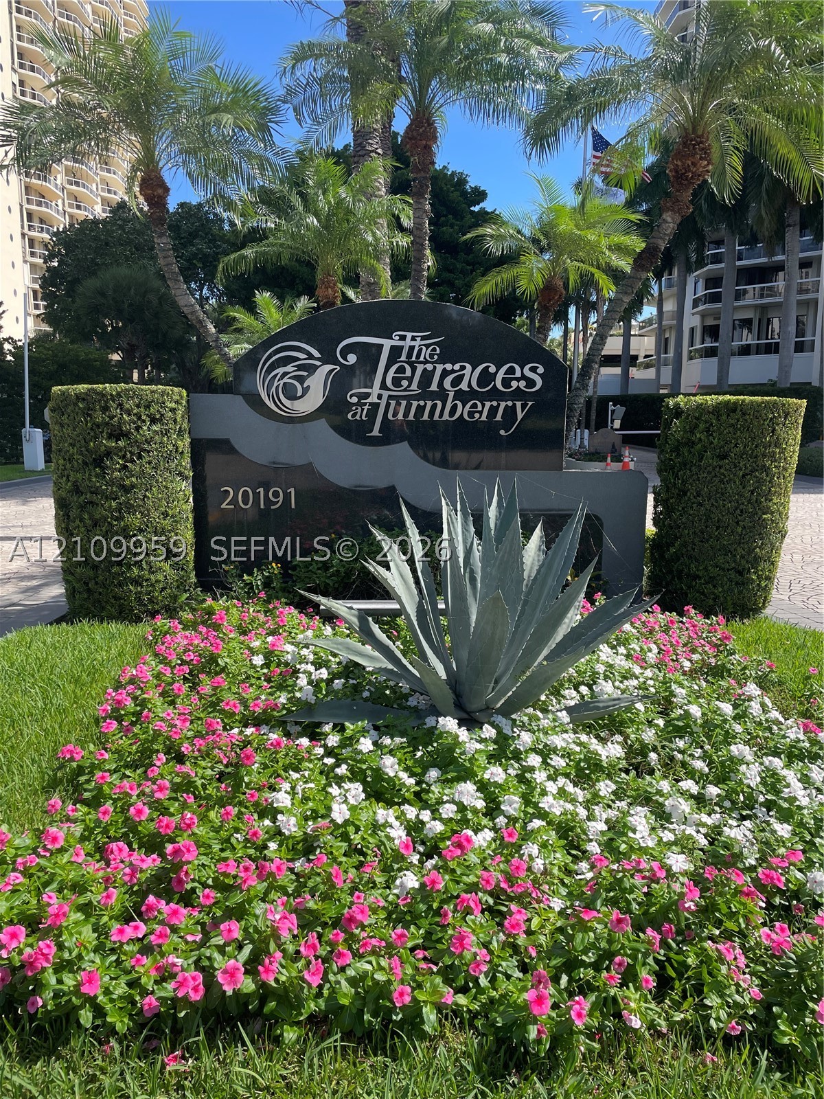 20191 E Country Club Dr Unit 2601 — photo