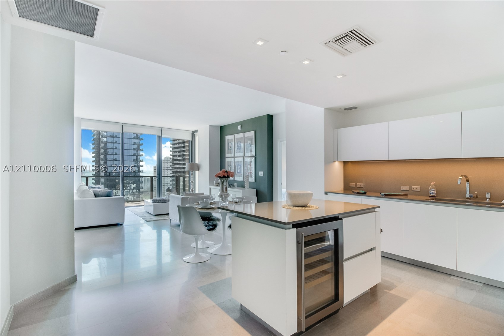 88 SW 7th St Unit 2505 — photo