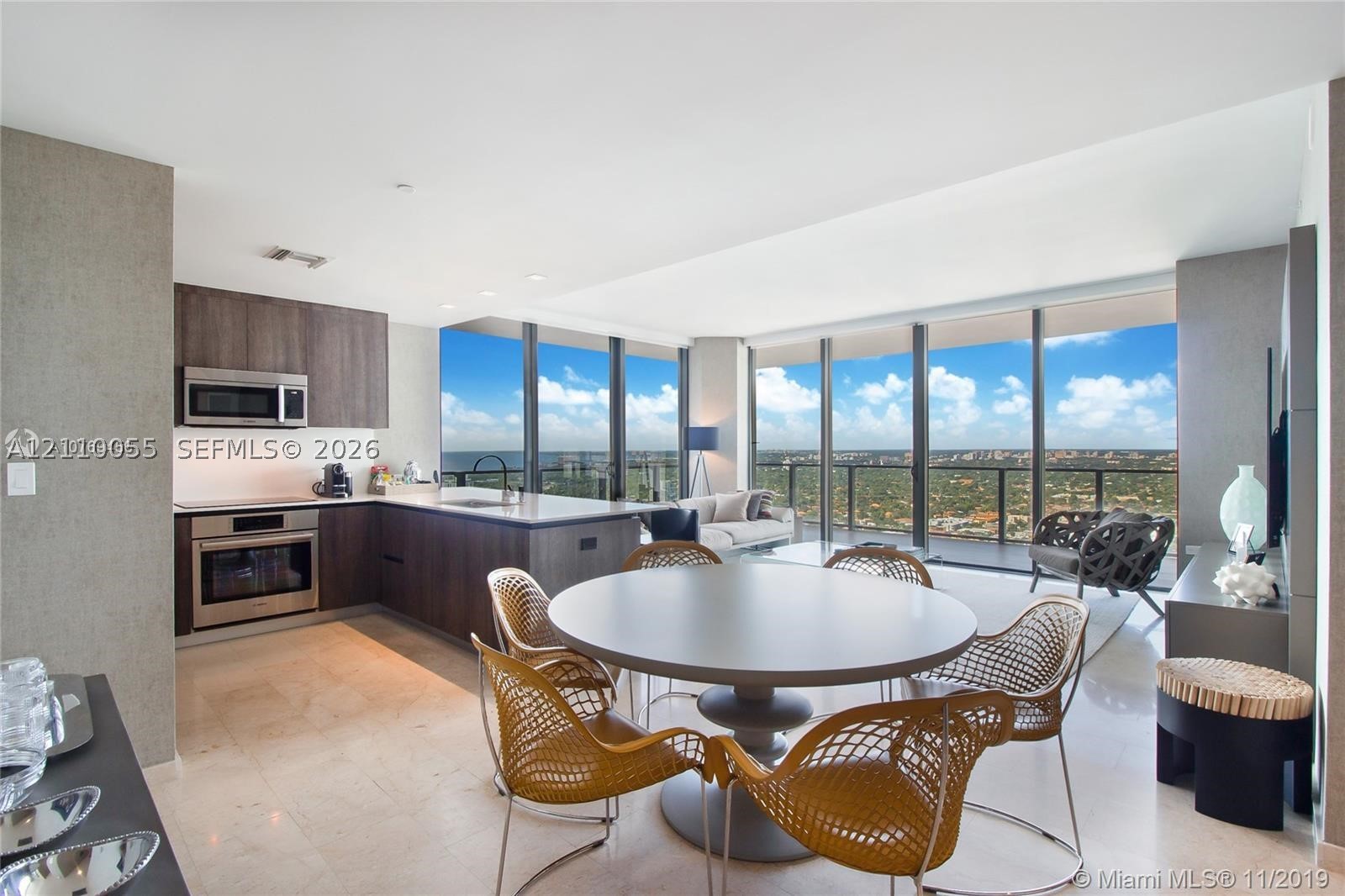 88 SW 7th St Unit 3202 — photo