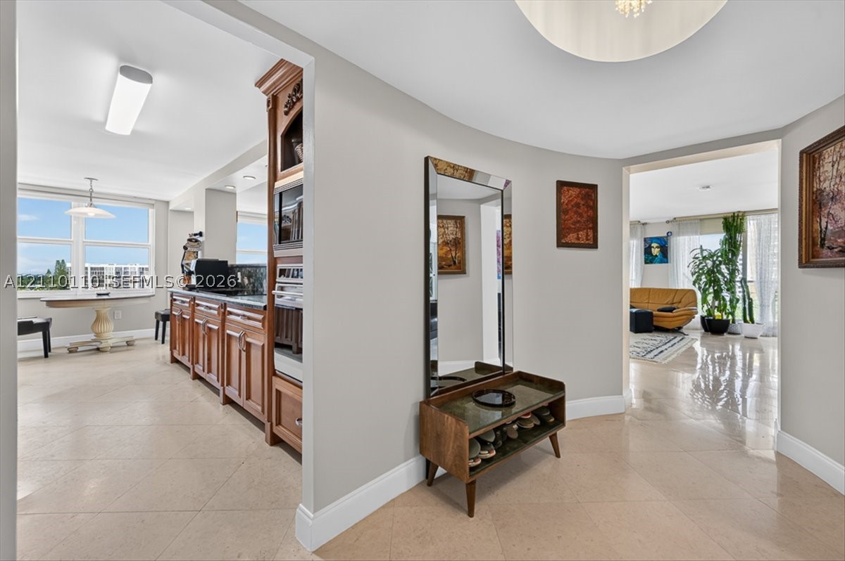 2751 S Ocean Dr Unit 801N — photo