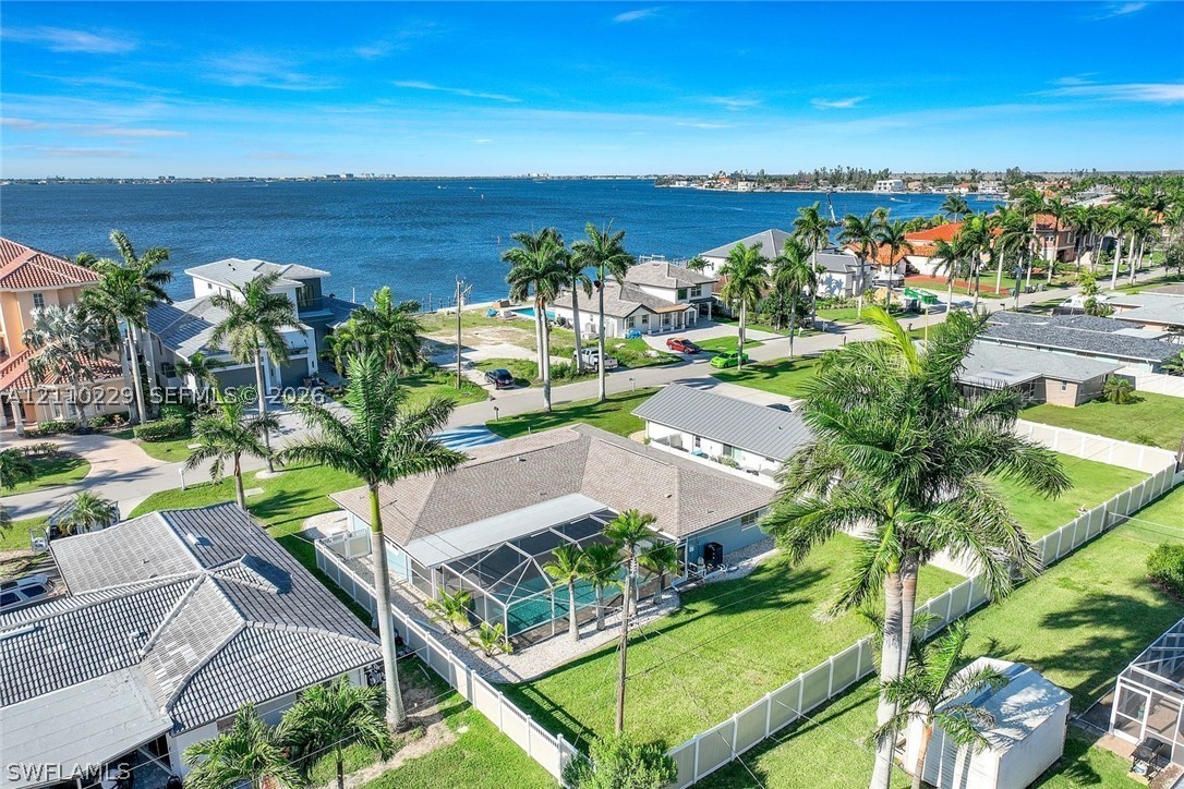 355 Bayshore Dr. — photo