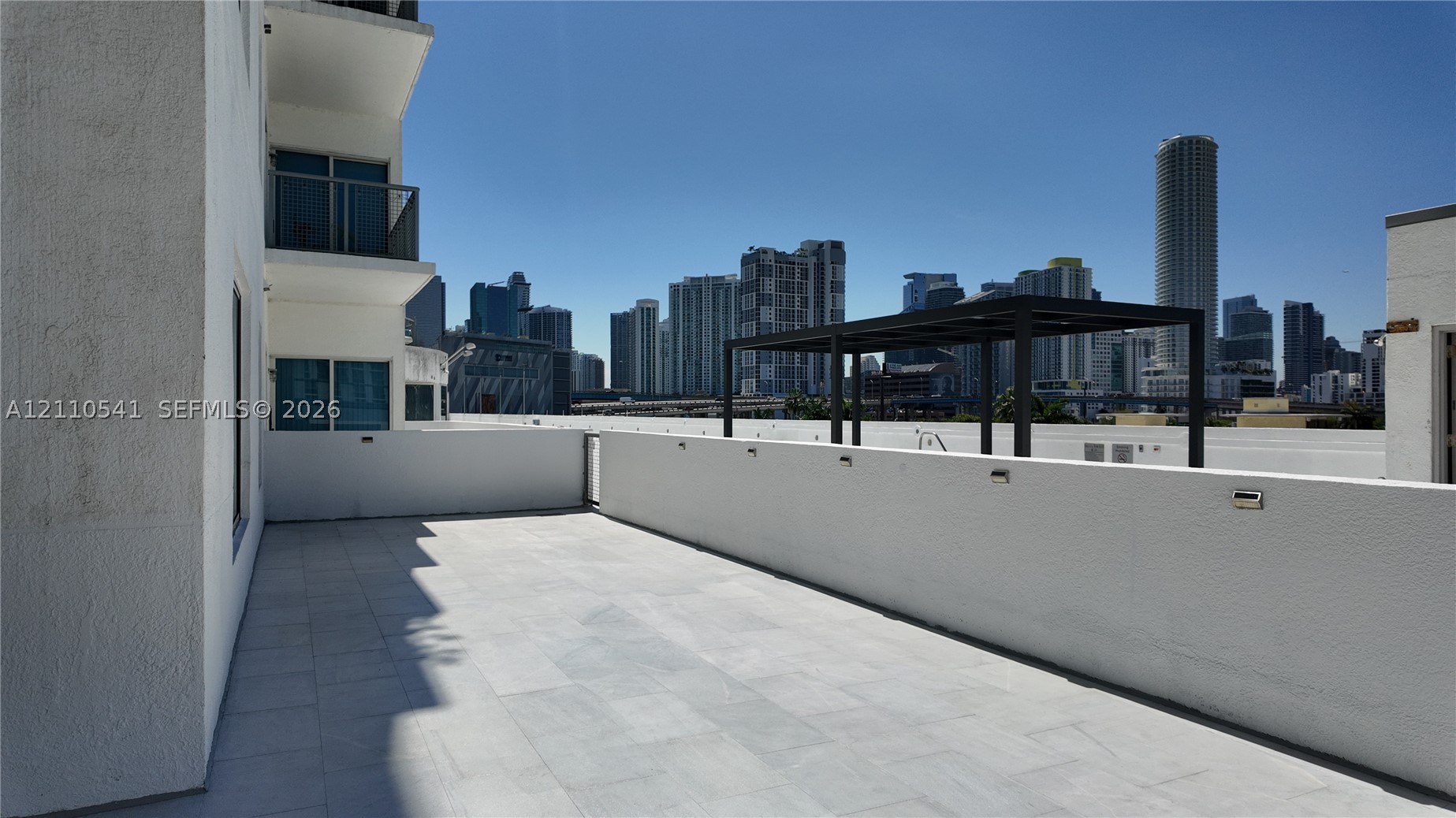 10 SW South River Dr Unit 610 — photo
