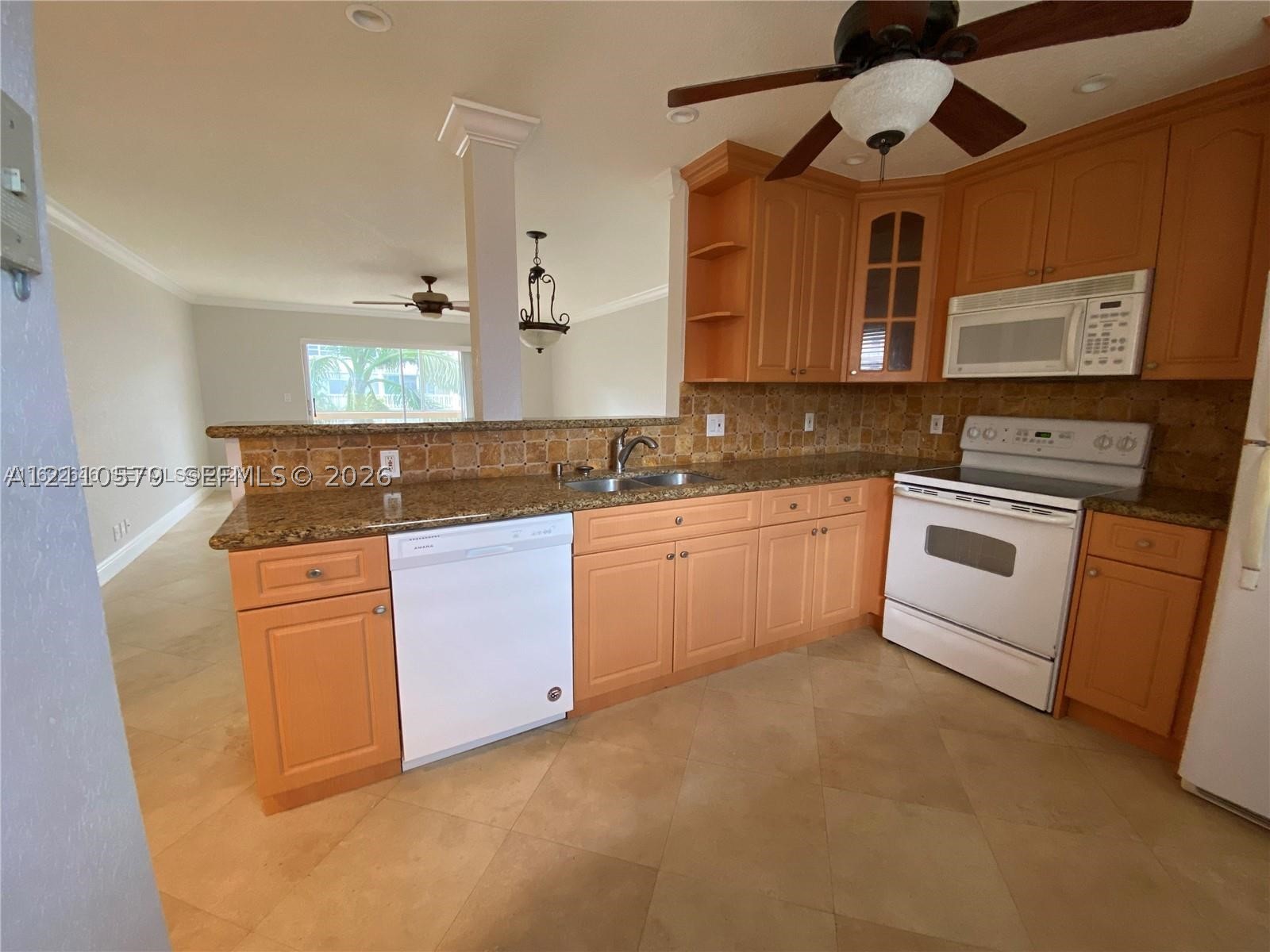 232 NE 12th Ave Unit 301 — photo