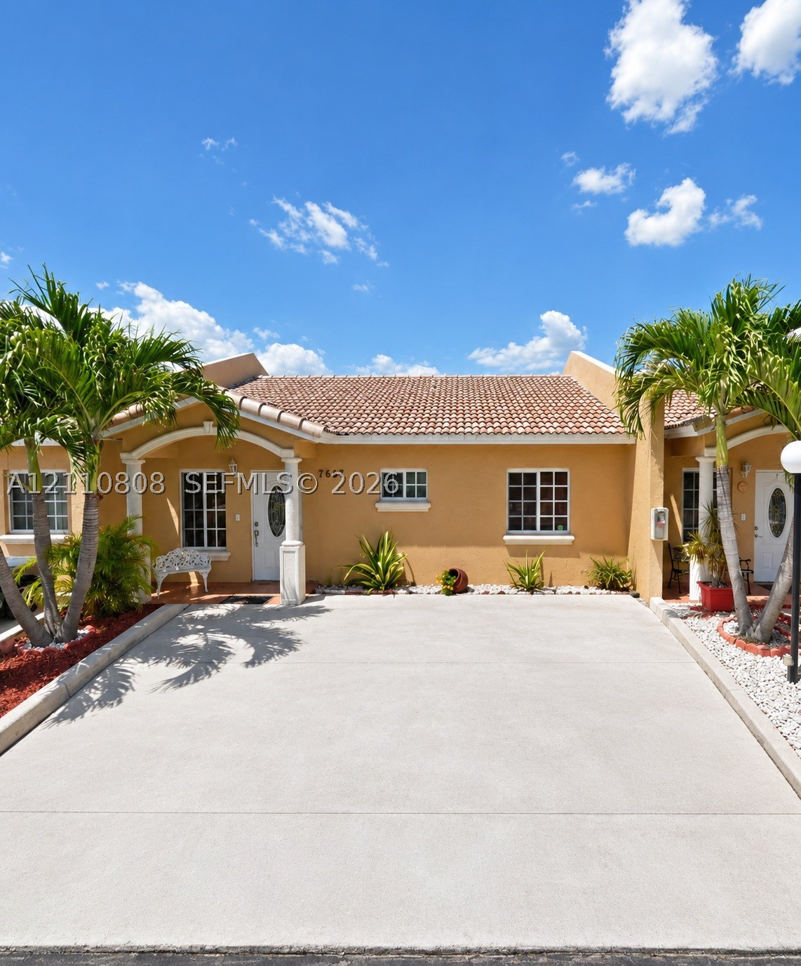 7667 NW 182nd Ln Unit 805 — photo