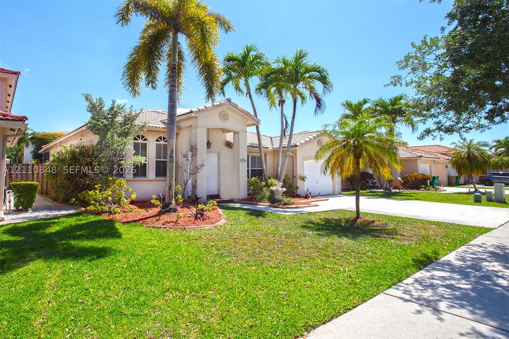 13964 N Cypress Cove Cir — photo