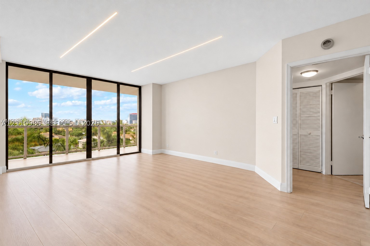 3598 Yacht Club Dr Unit 601 — photo