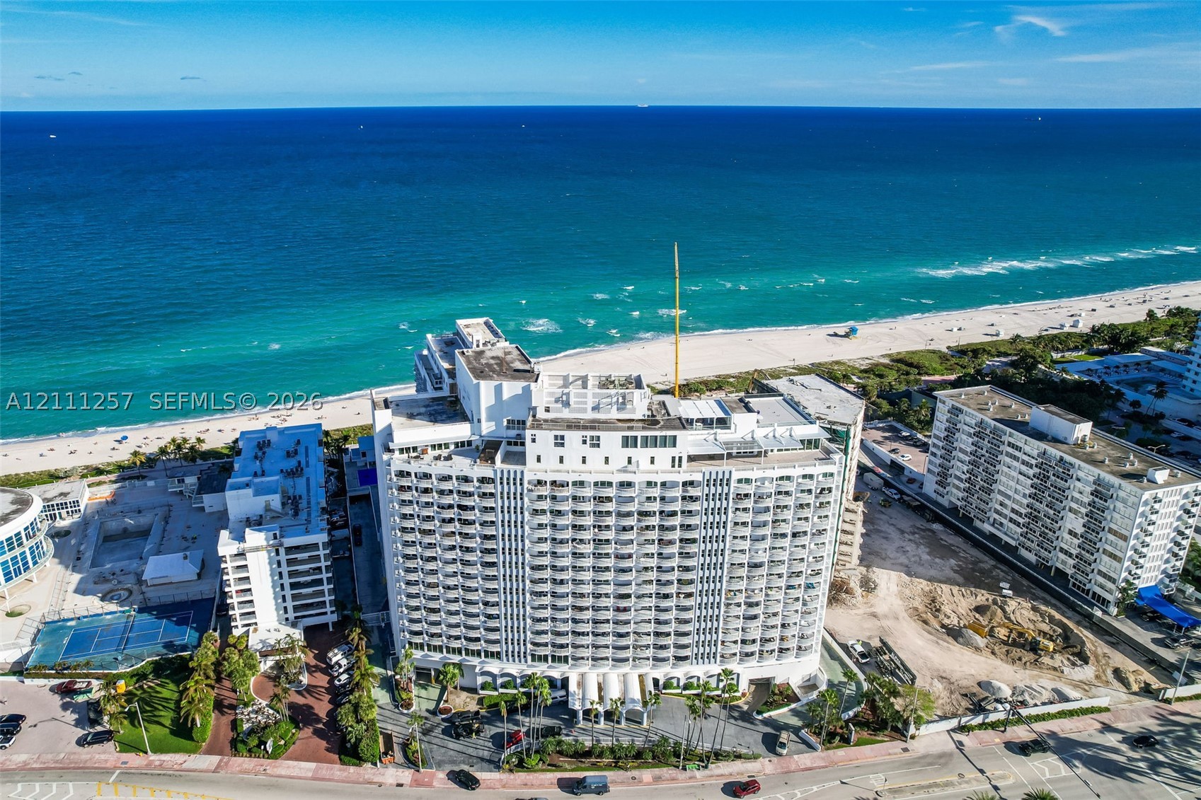 5401 Collins Ave Unit 813 — photo
