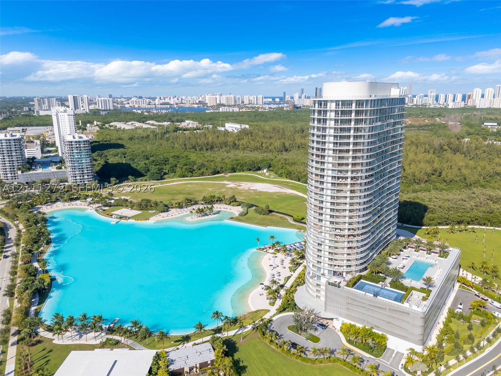 2411 Laguna Circle Unit 905 — photo