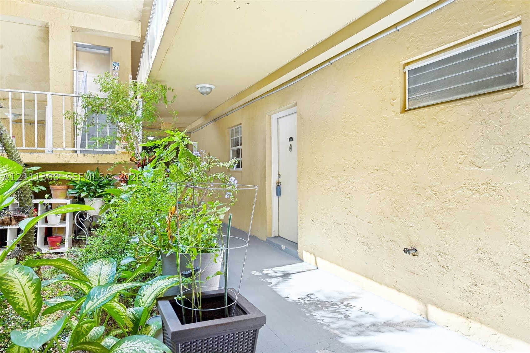 5400 SW 77th Ct Unit 1J — photo