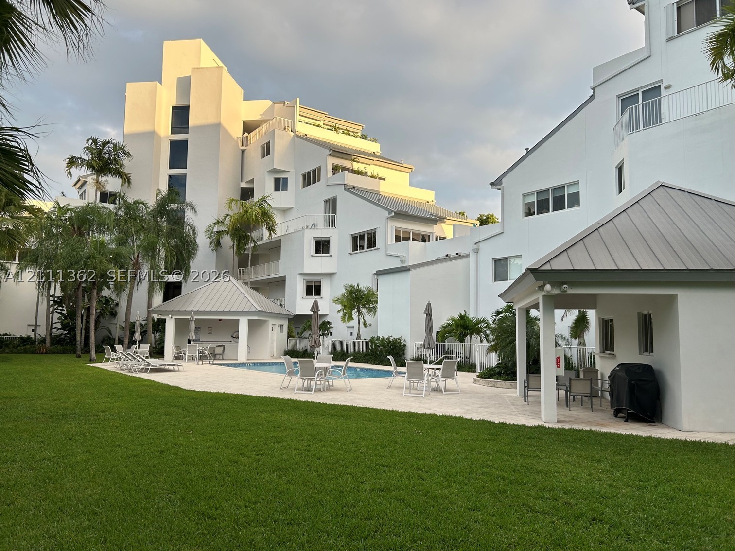 50 Ocean Lane Dr Unit 404 — photo