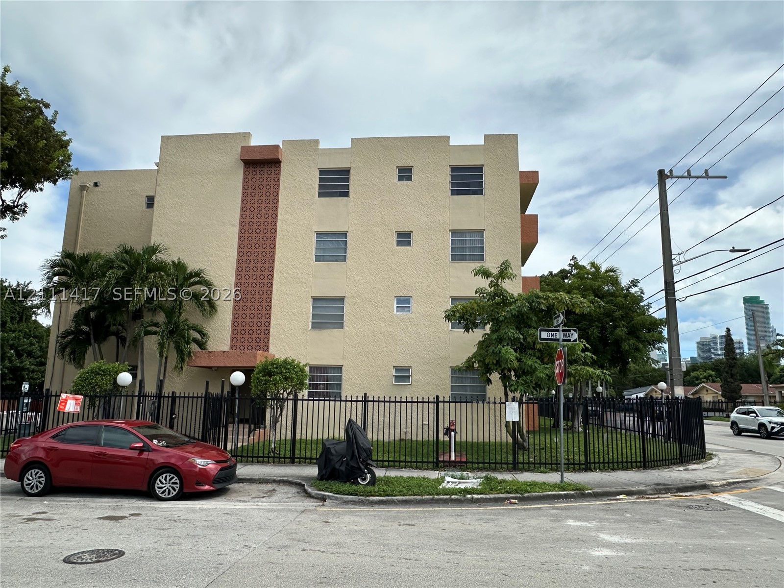 677 SW 9th Ave Unit 107 — photo