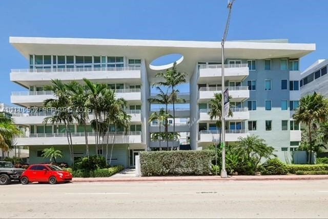 7800 Collins Ave Unit 203 — photo