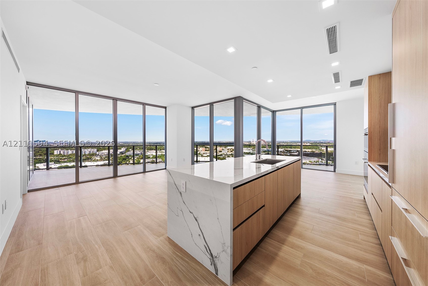 2411 Laguna Cir Unit 2506 — photo