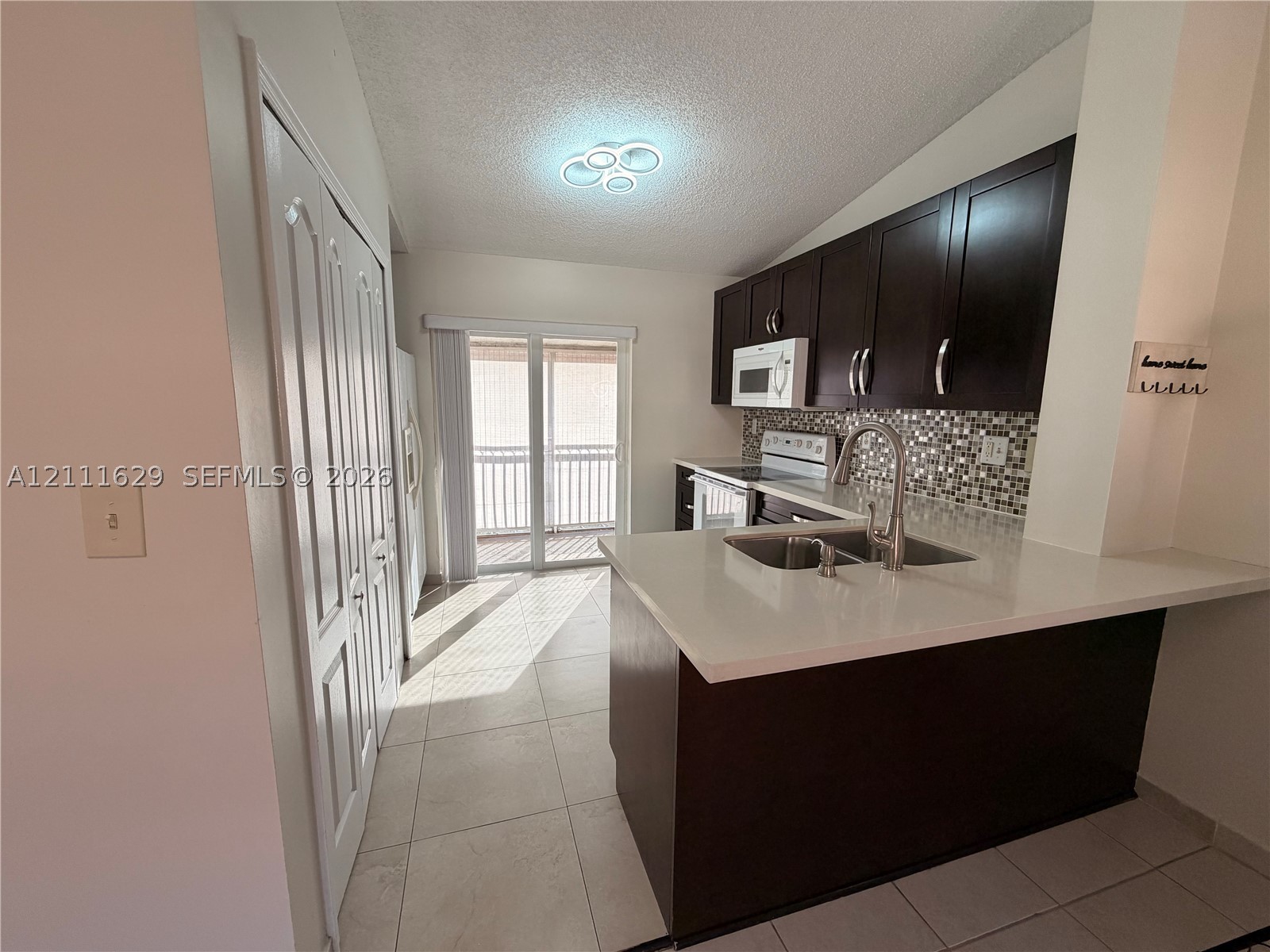 2425 W 76th St Unit 204 — photo