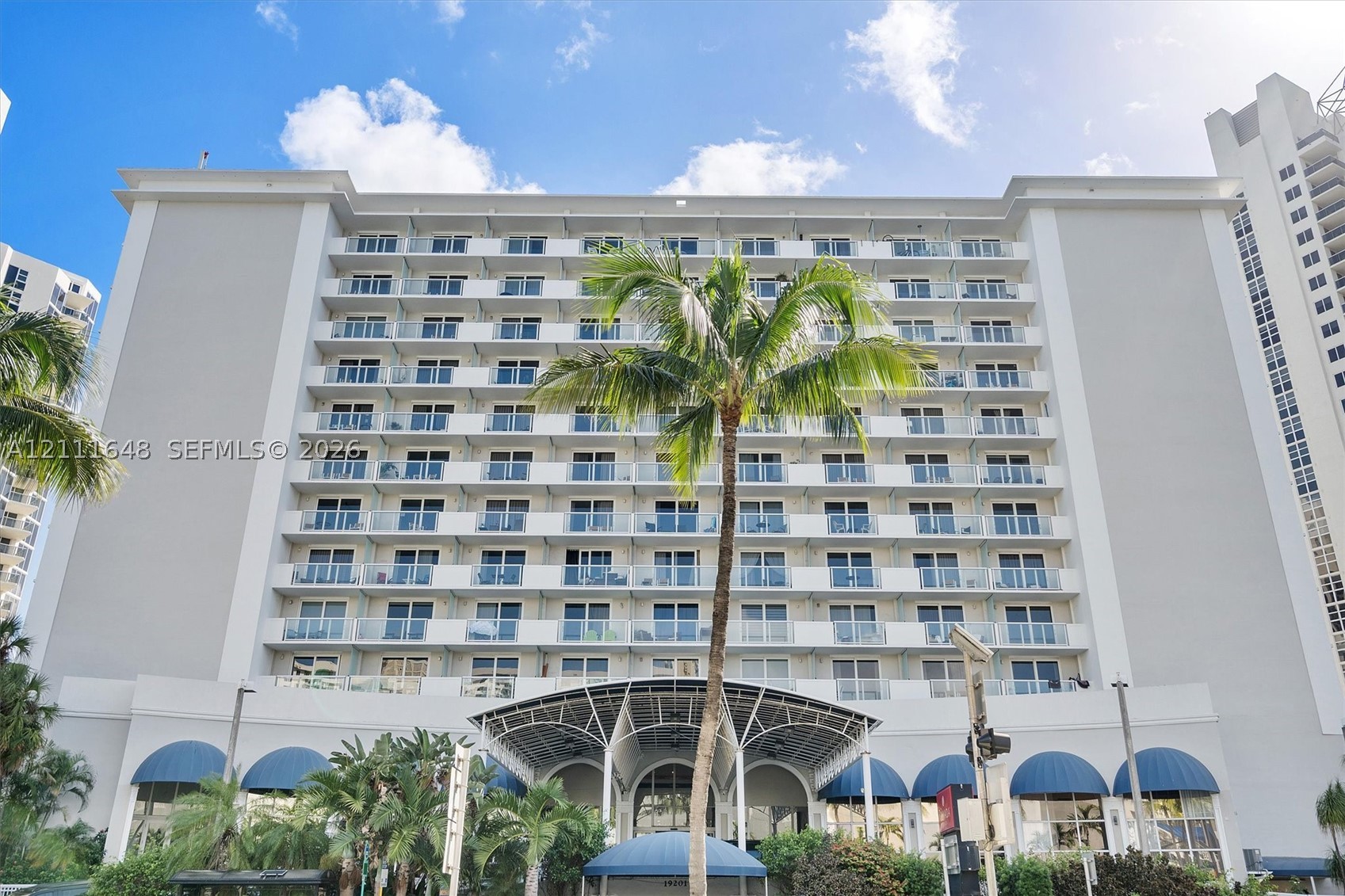 19201 Collins Ave Unit 518 — photo