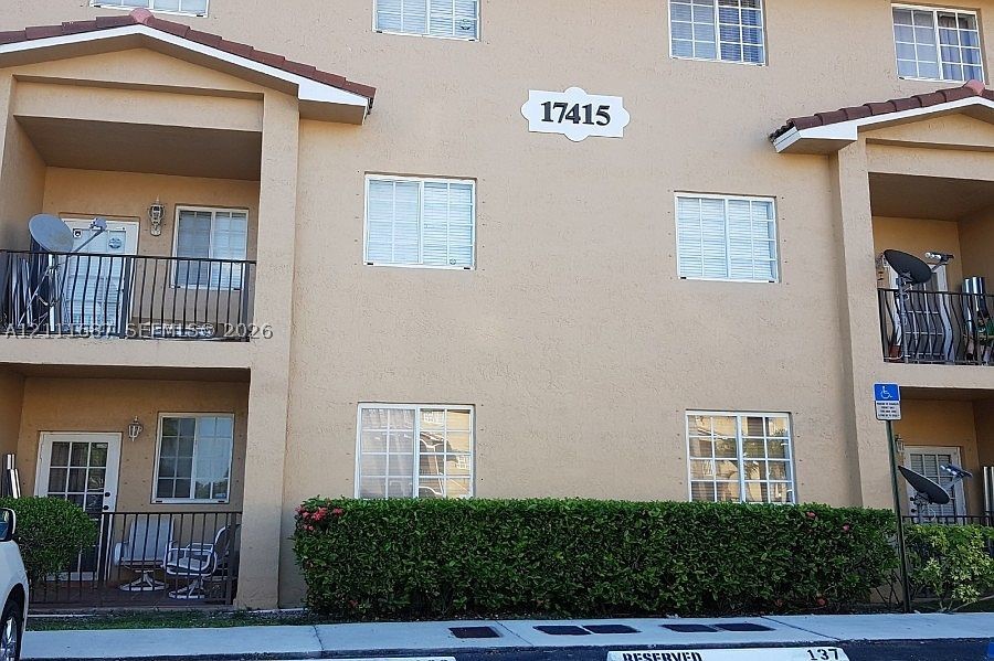 17415 NW 75th Pl Unit 107 — photo