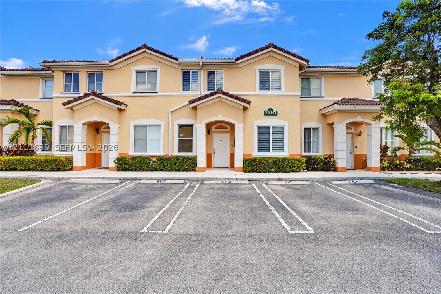 7305 NW 174th Ter Unit 103 — photo