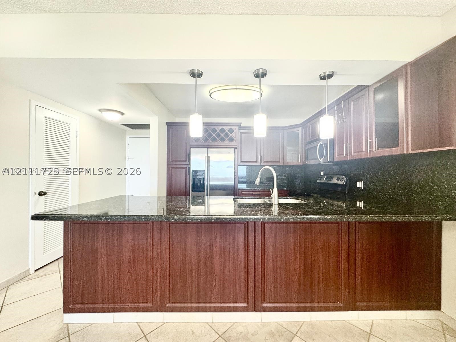 3725 S Ocean Dr Unit 508 — photo