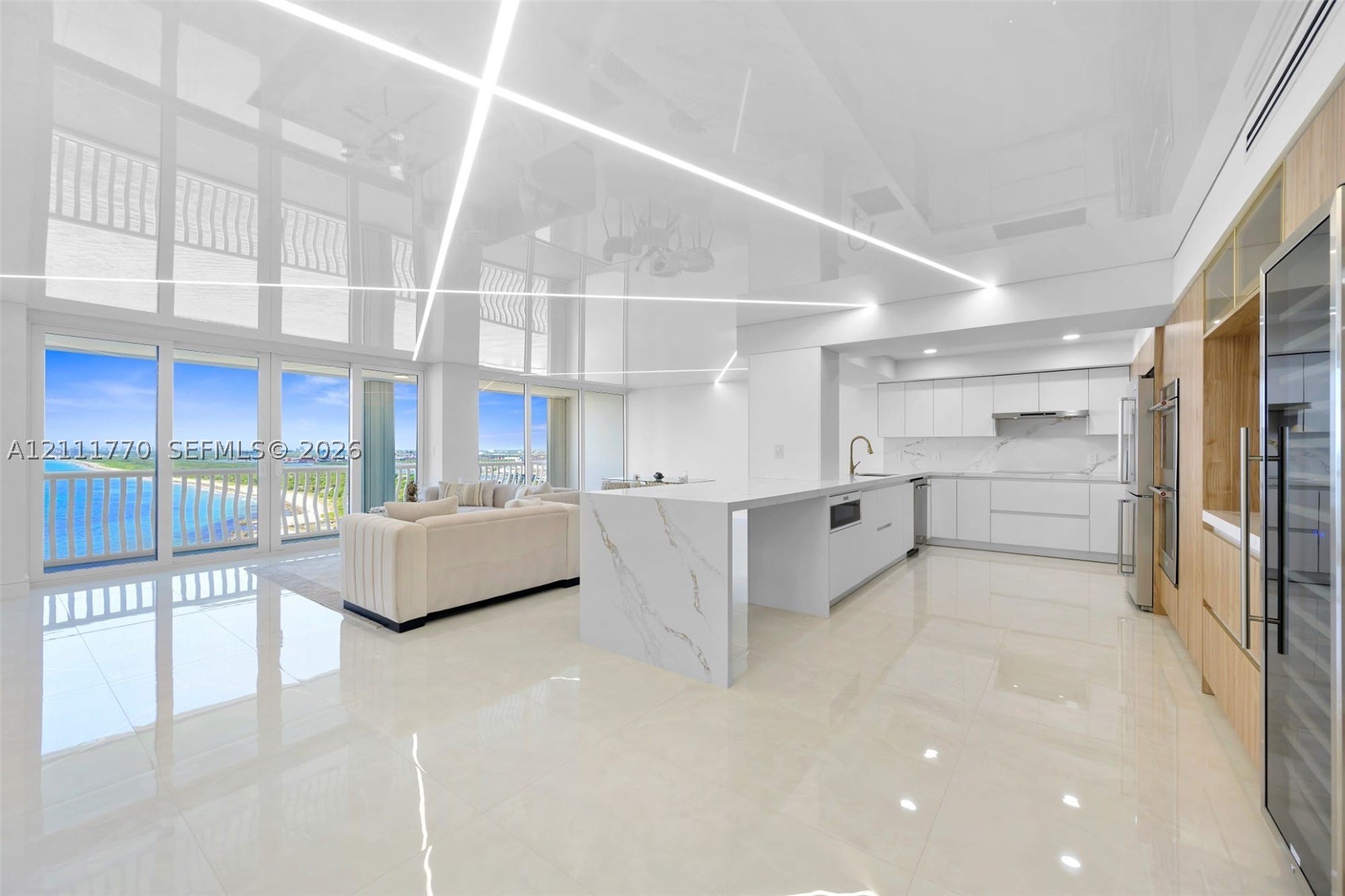 2200 S Ocean Ln Unit 2204 — photo
