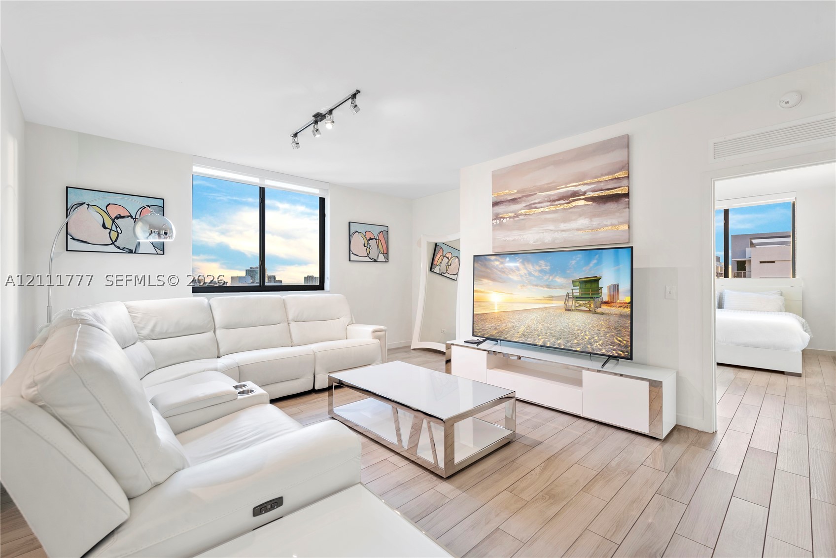 999 SW 1st Ave Unit 2204 — photo