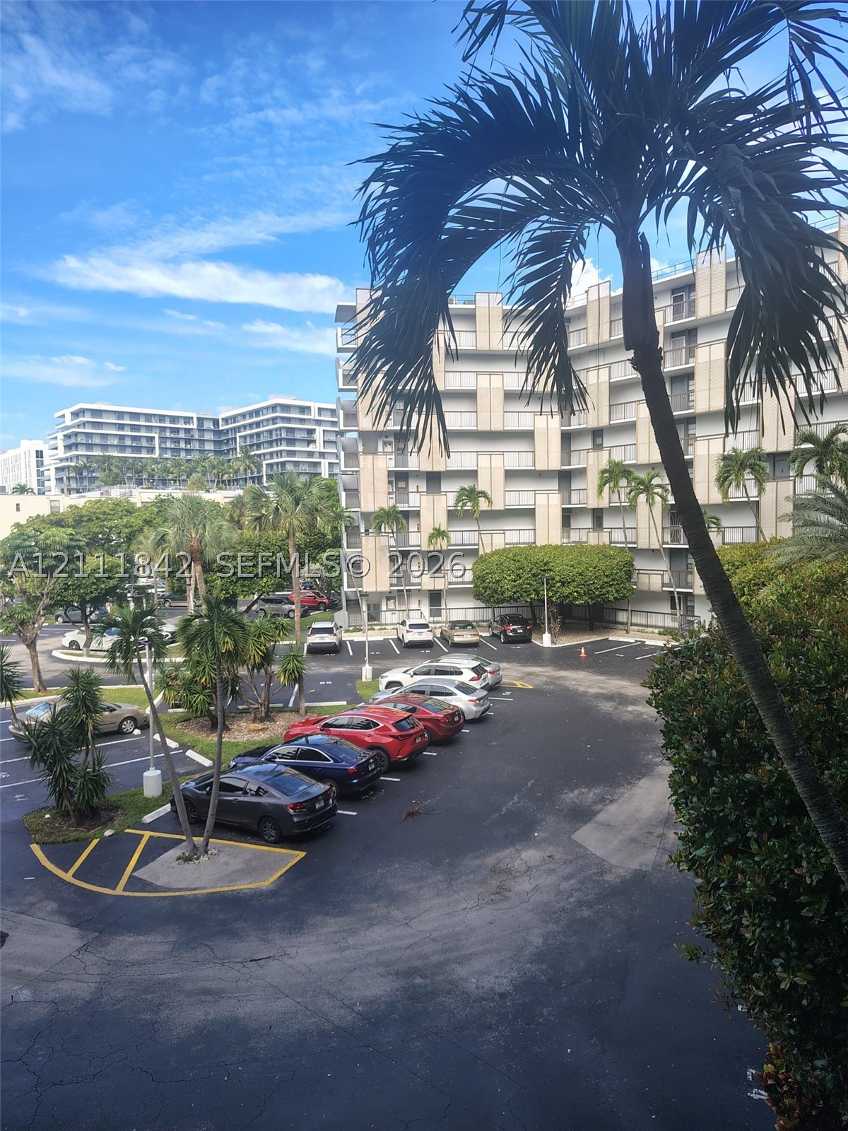 20400 W Country Club Dr Unit 303 — photo