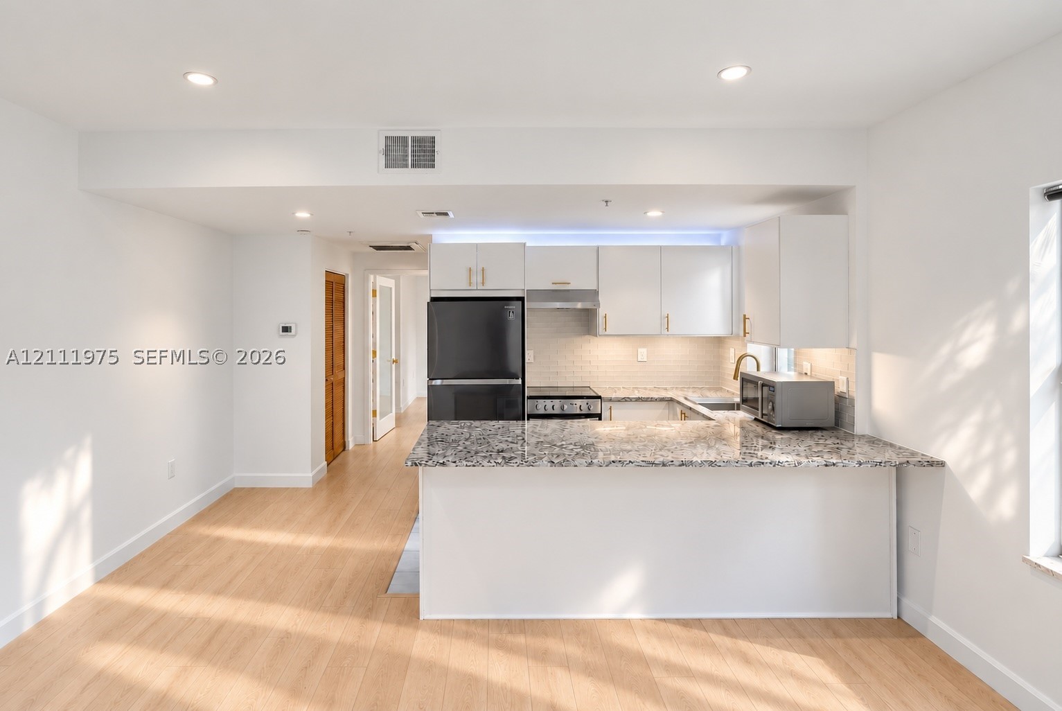 1542 Drexel Ave Unit 206 — photo