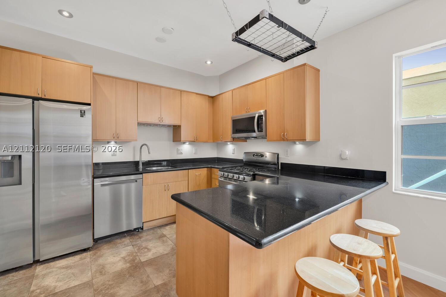 305 Jefferson Ave Unit 2 — photo
