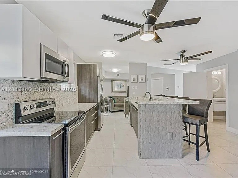 725 SE 14th Court — photo