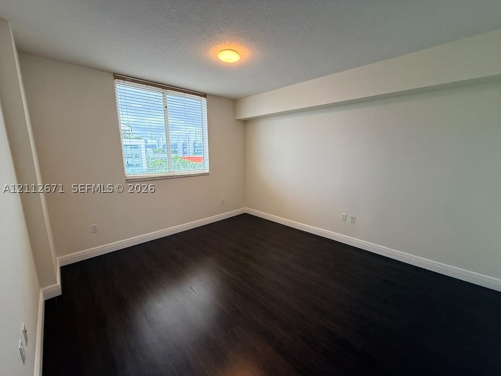 18800 NE 29th Ave Unit 606 — photo