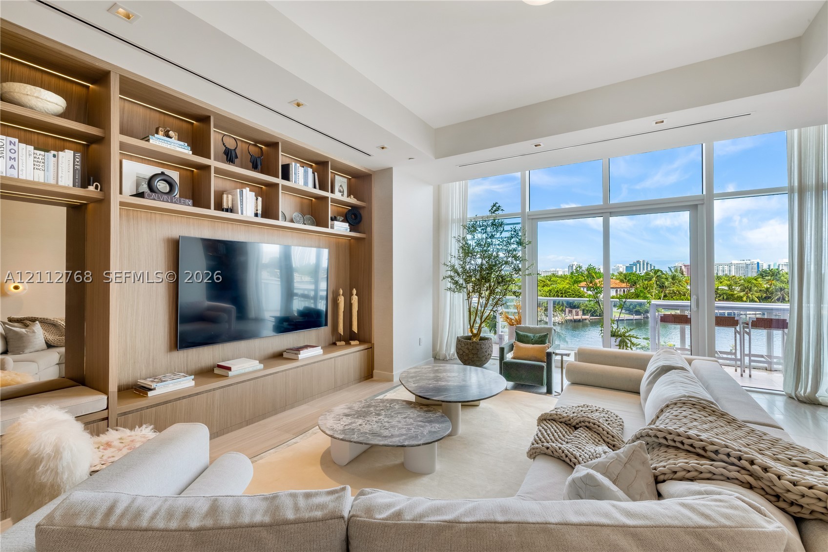 4701 N Meridian Ave Unit 304 — photo