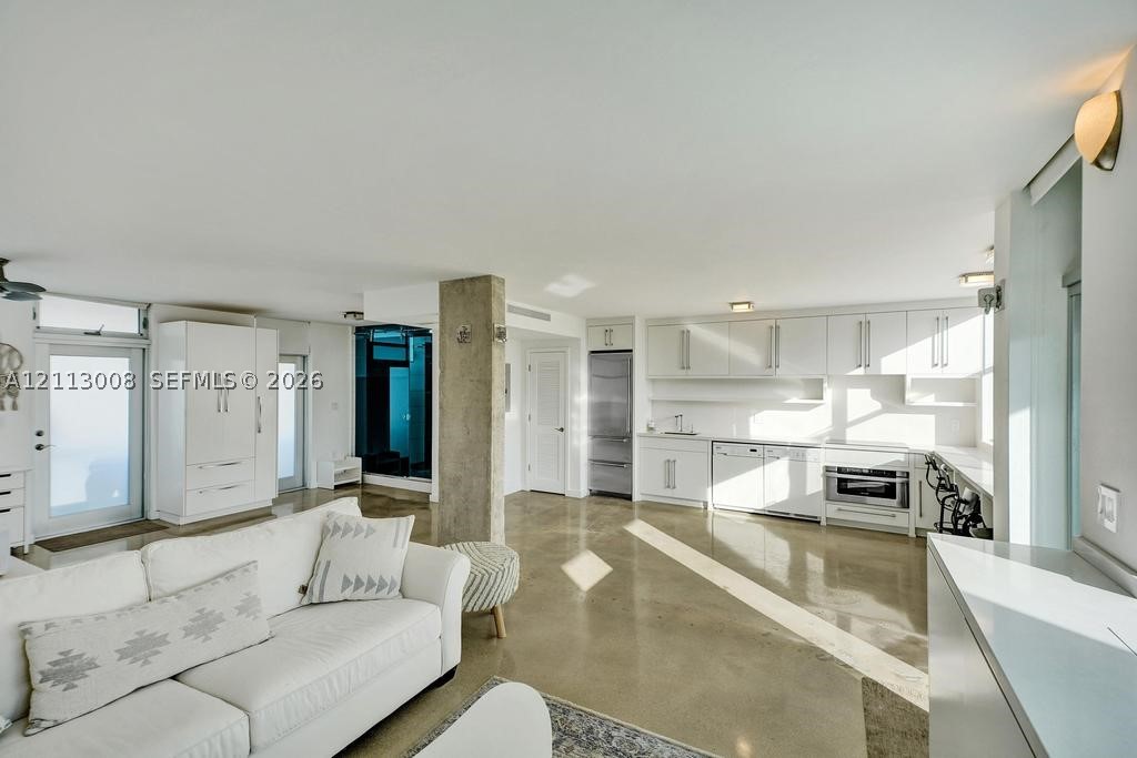301 Ocean Dr Unit 402 — photo