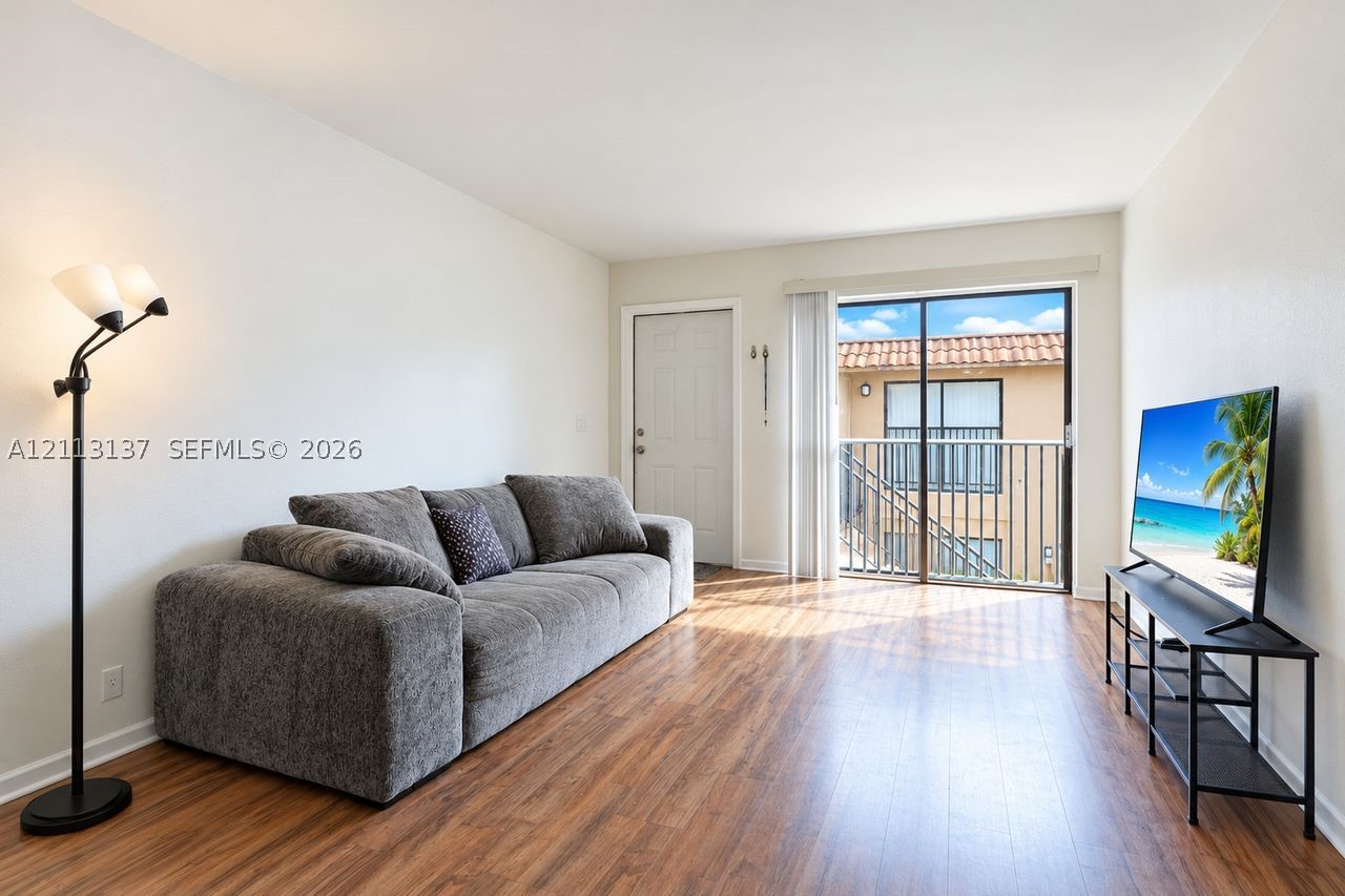10884 Royal Palm Blvd Unit 10884 — photo