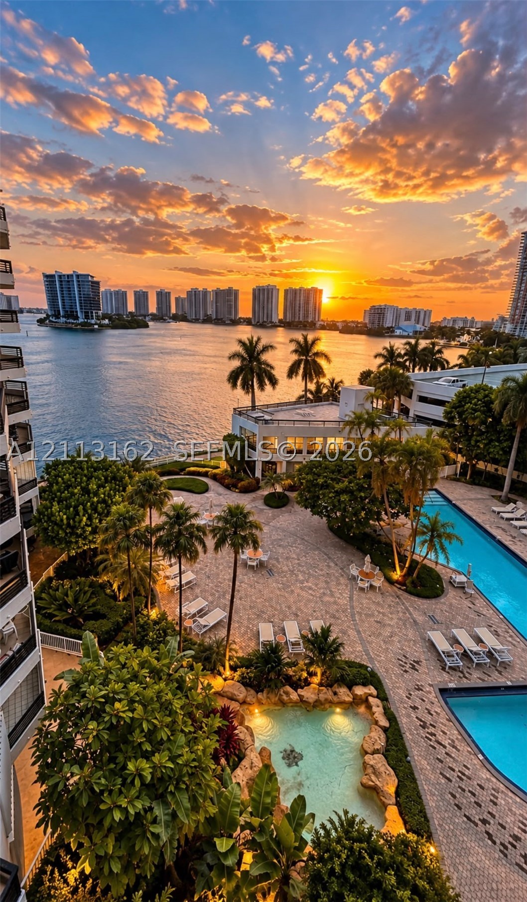 3600 Mystic Pointe Dr Unit 703 — photo
