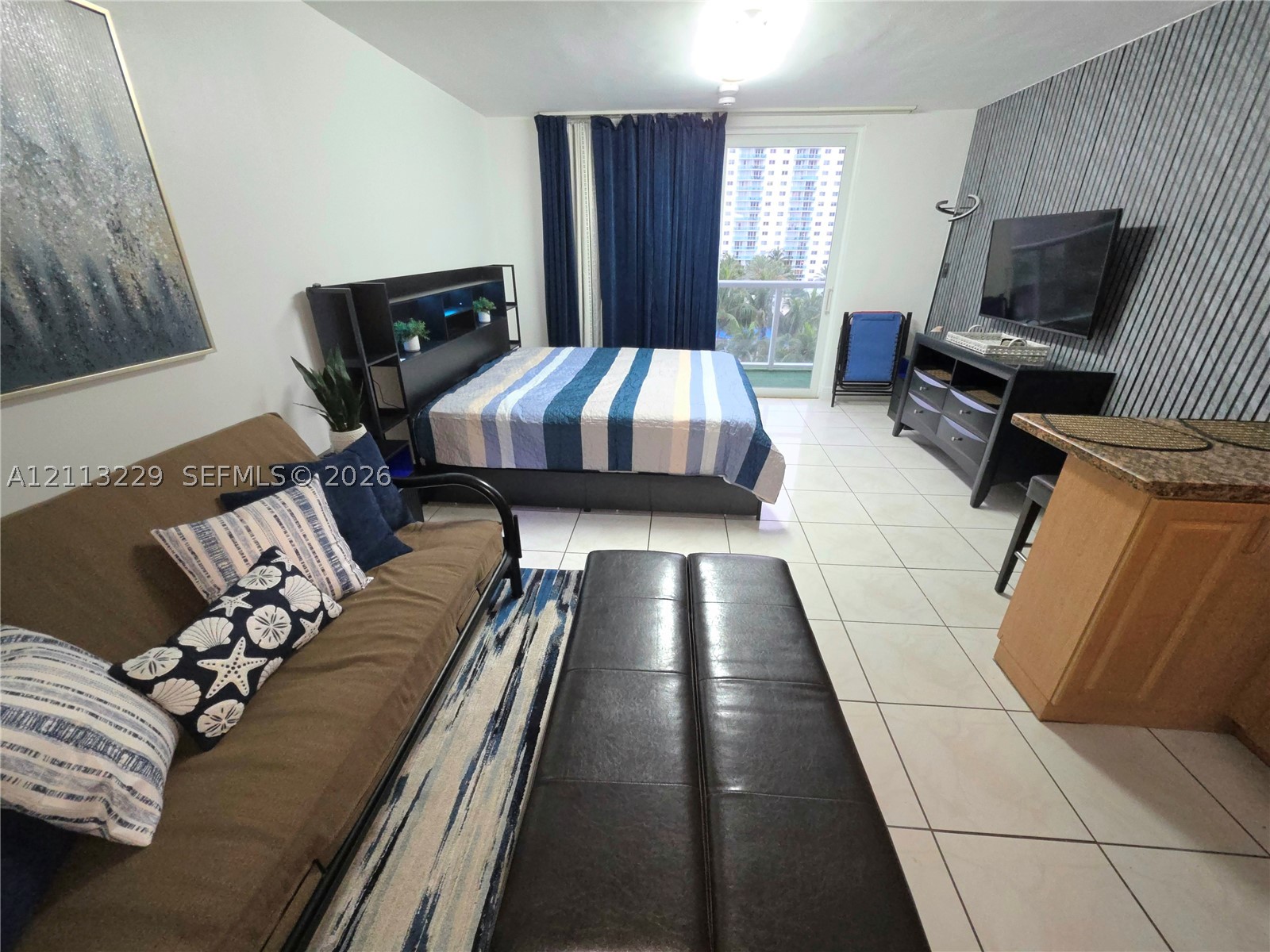 19201 Collins Ave Unit 432 — photo