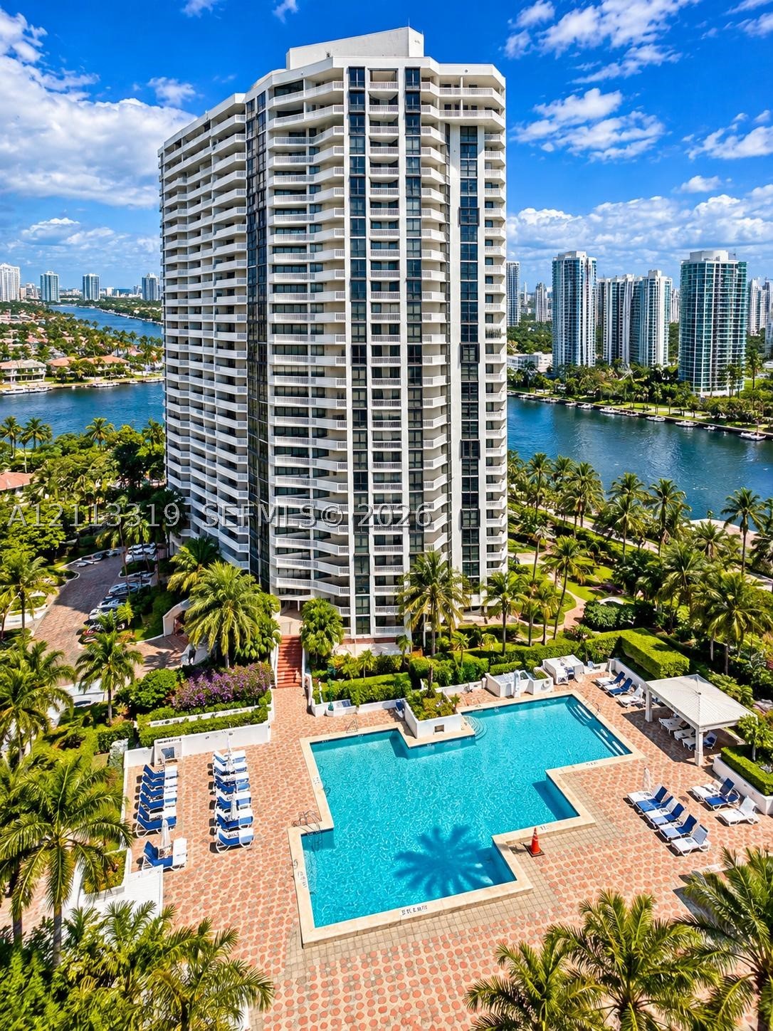 1000 W Island Blvd Unit 712 — photo
