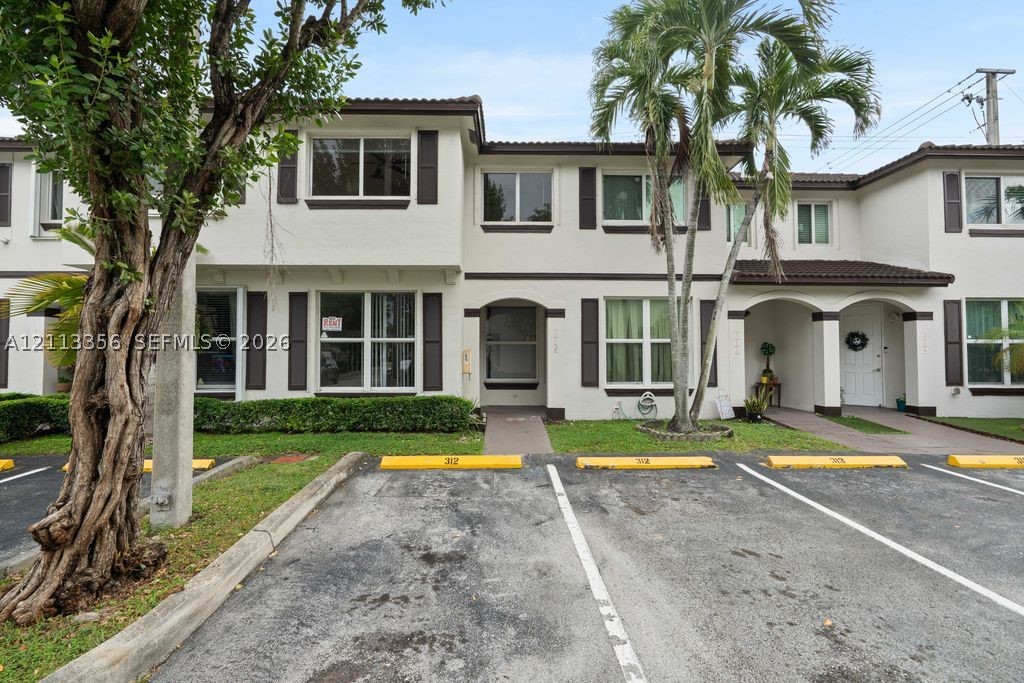 8715 SW 152nd Ave Unit 312 — photo