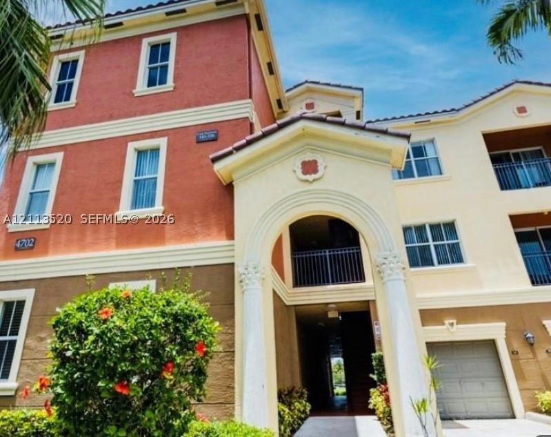 4702 SW 160th Ave Unit 334 — photo