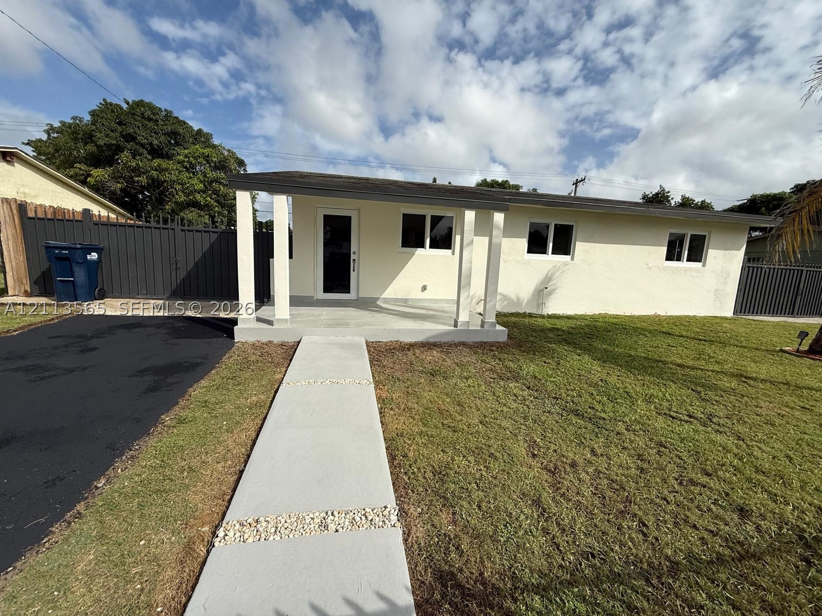 12051 SW 178th Ter — photo
