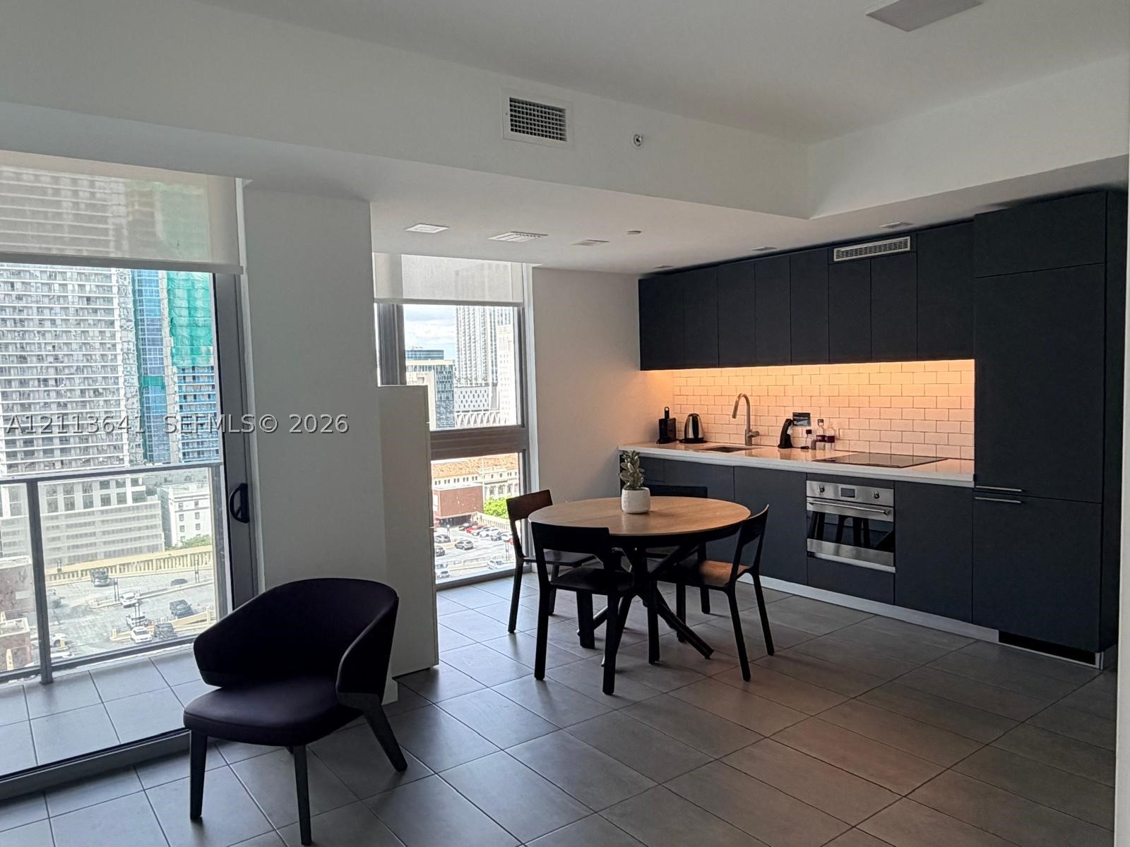 227 NE 2nd St Unit 1702 — photo