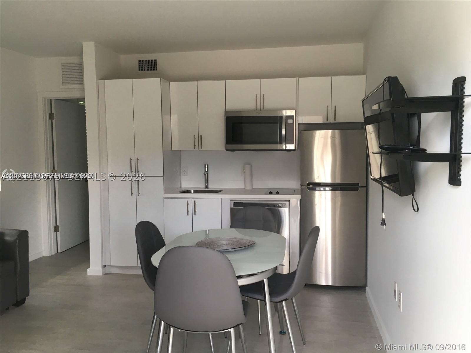 1601 Meridian Ave Unit 110 — photo