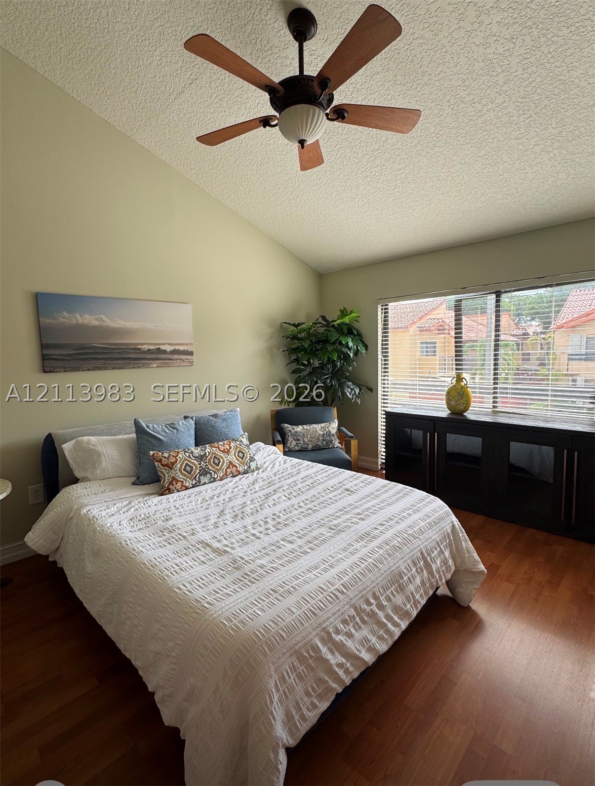 10122 SW 77th Ct — photo