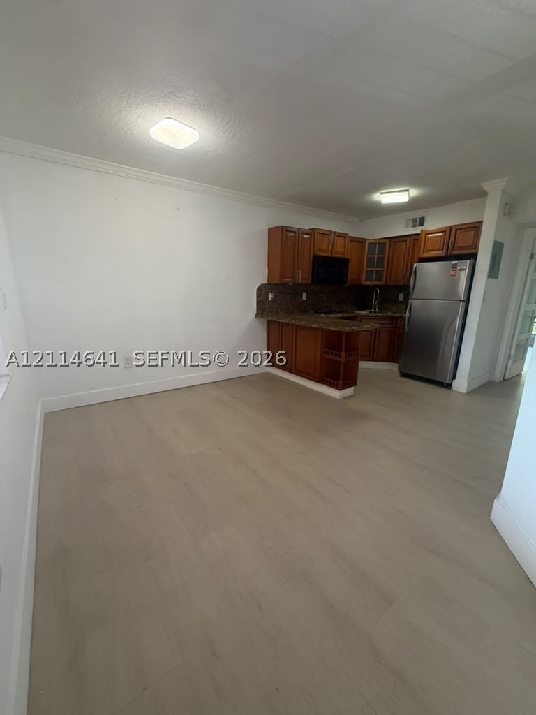 1330 W 54th St Unit 310C — photo