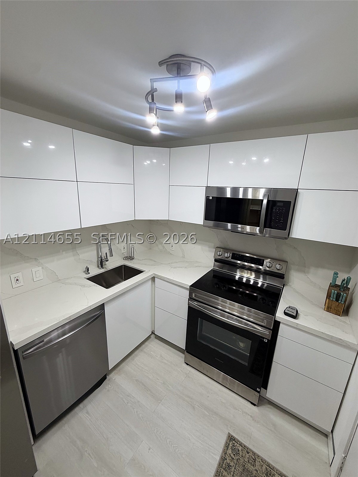 3301 N Country Club Dr Unit 507 — photo