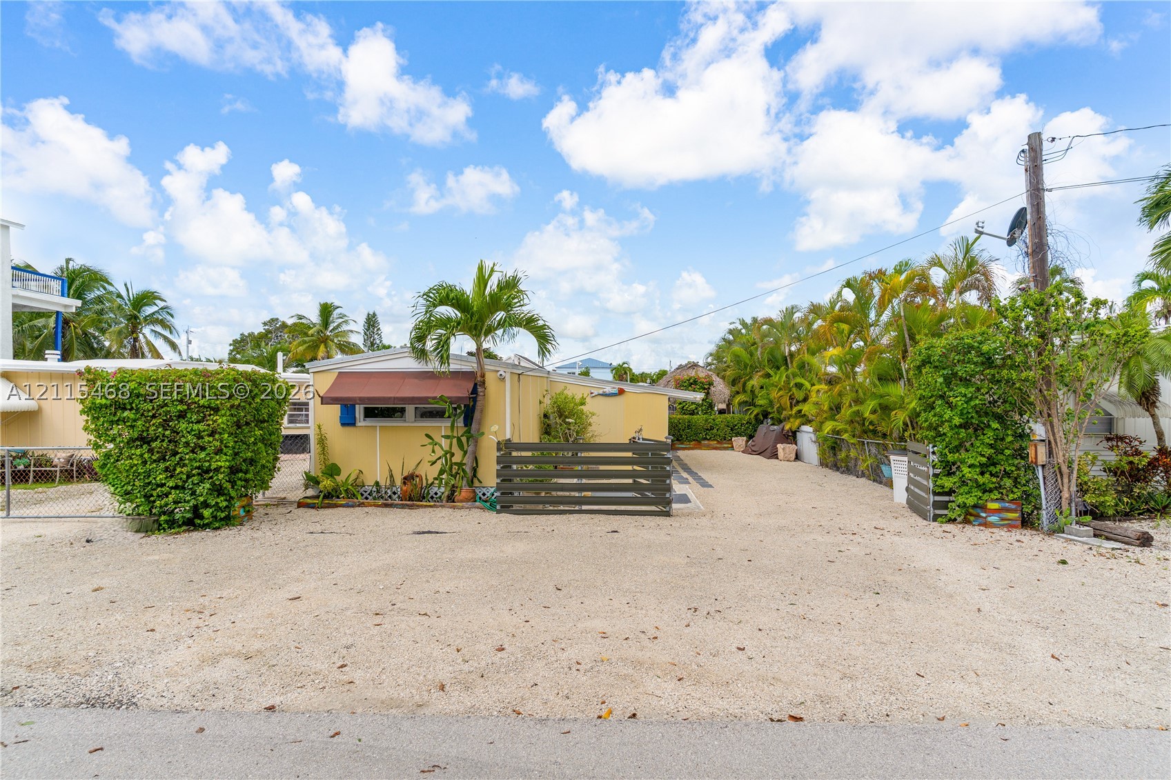 8 Grassy Rd — photo